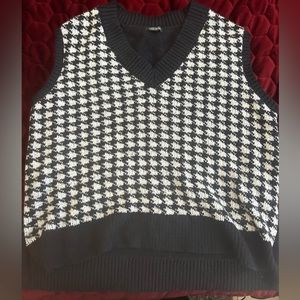 Wild Fable Black and White Sweater Vest